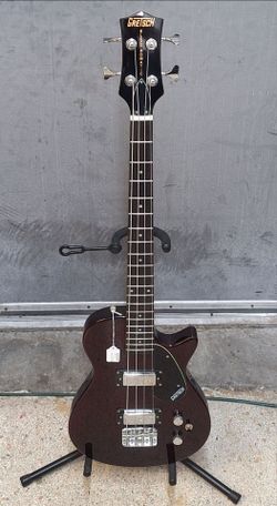 GRETSCH G2220 4 STRING BASS GUITAR