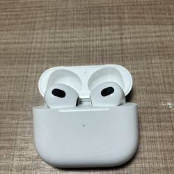 APPLE AIRPODS 3RD GENERATION W/ CHARGING CASE