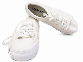 Cushionaire Women’s White Platform Canvas Sneakers Size 8.5