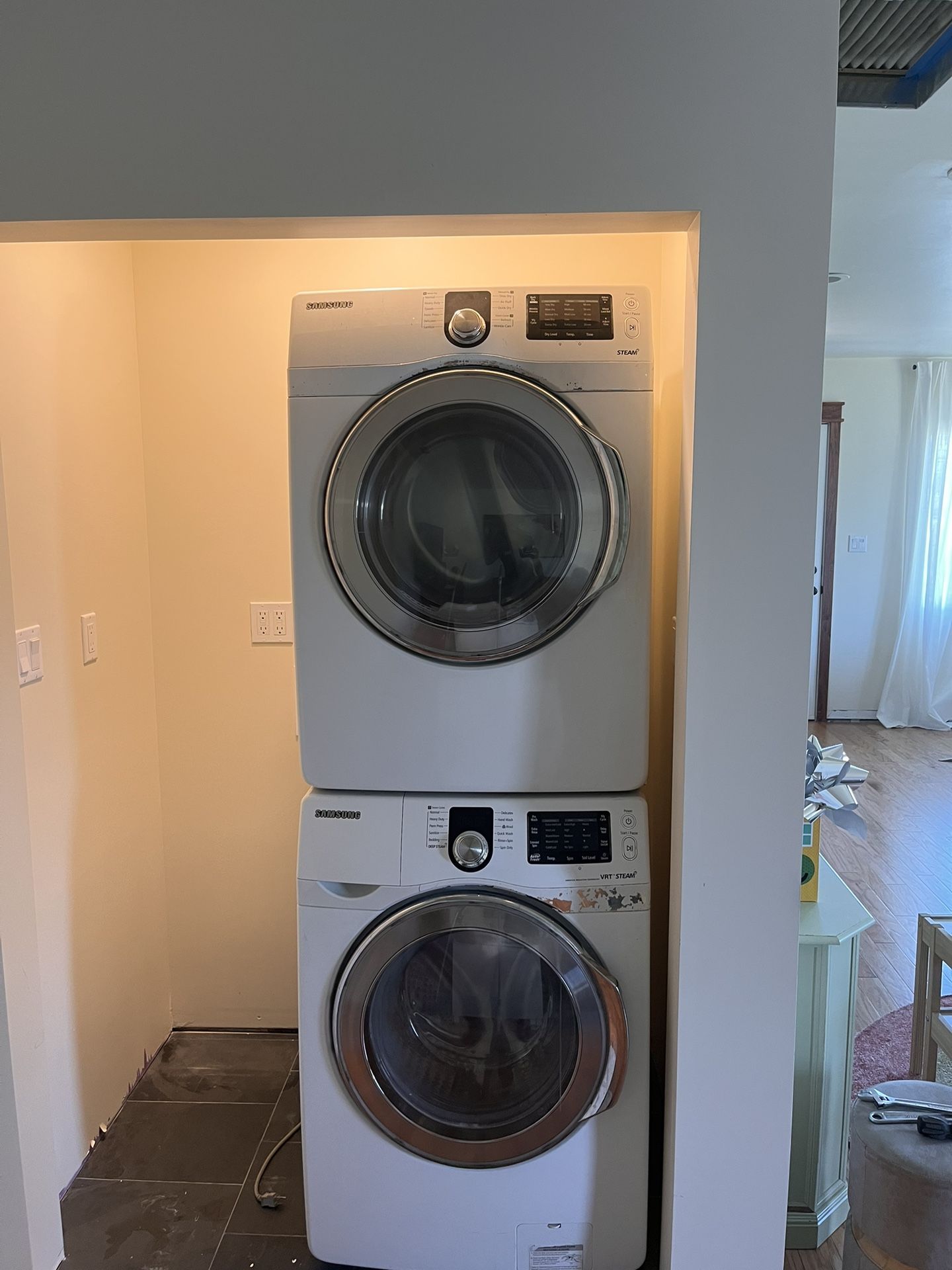 Samsung Stackable Washer Dryer Combo for Sale in South Pasadena, CA