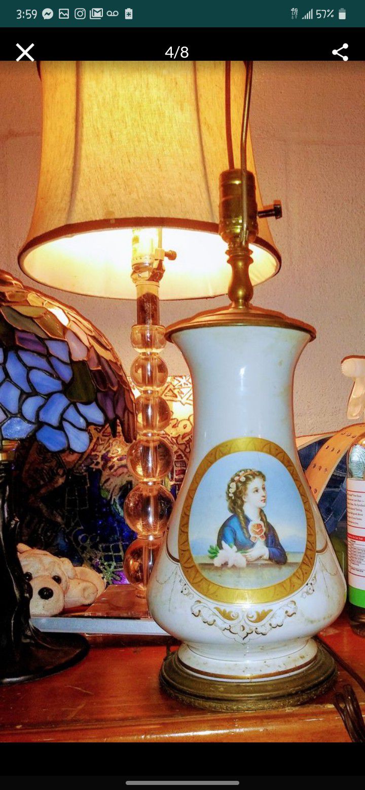 Elegant Antique & Victorian era Lamp