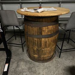 Whisky Barrel With Table Top And Stools. 