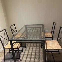 Lowell dinning table and chairs