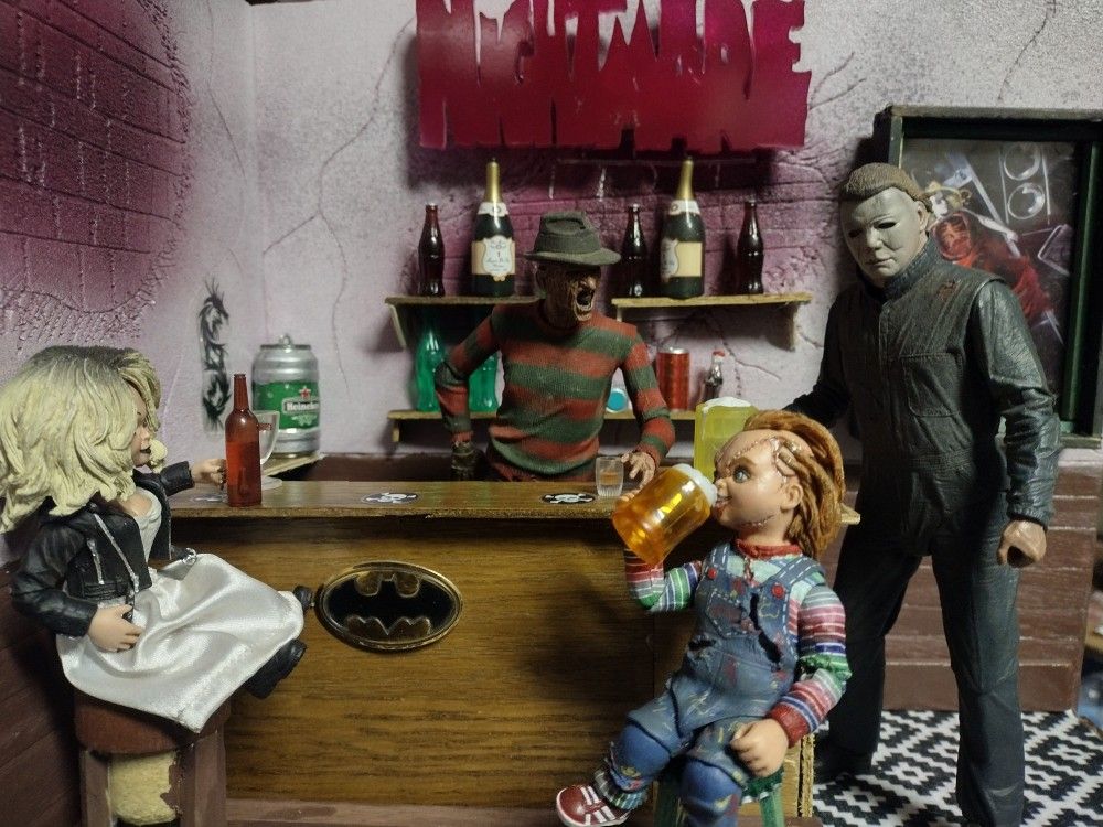 NECA Horror Figures And Bar Diorama