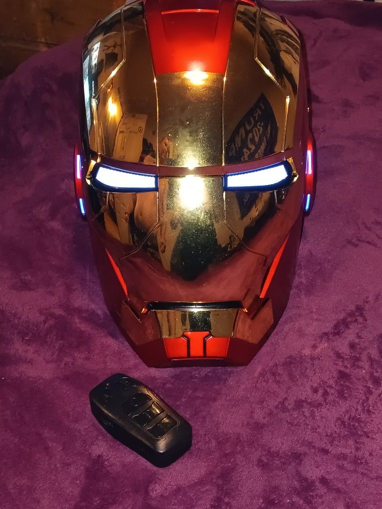 REMOTE CONTROL AND VOICE ACTIVATED IRON MAN MASK