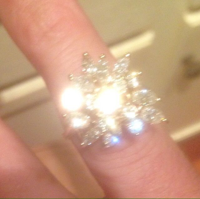 VINTAGE BLING 17 DIAMONDS!