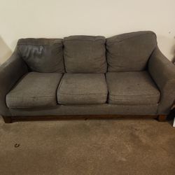 3 Year Old Couch And Love Seat