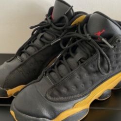 Jordans 13s Yellow/ black Size 9