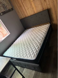 Cama y colchón ,por favor lee la descripción