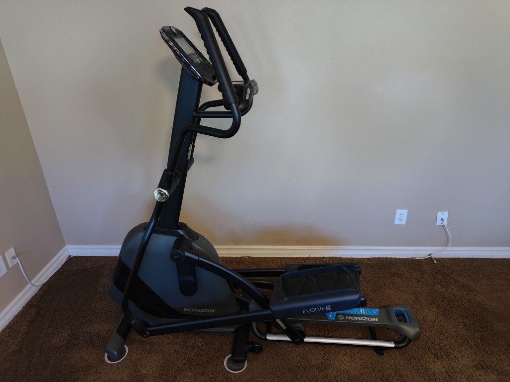 Horizon Evolve 5 Folding Elliptical Trainer in excellent condition