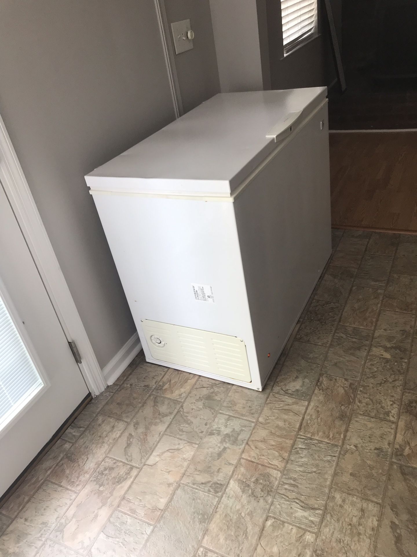 Kenmore deep freezer 253.1692210c. 8.5 cu ft for Sale in Chattanooga