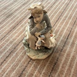 Lladro Girl With Doll Figurine