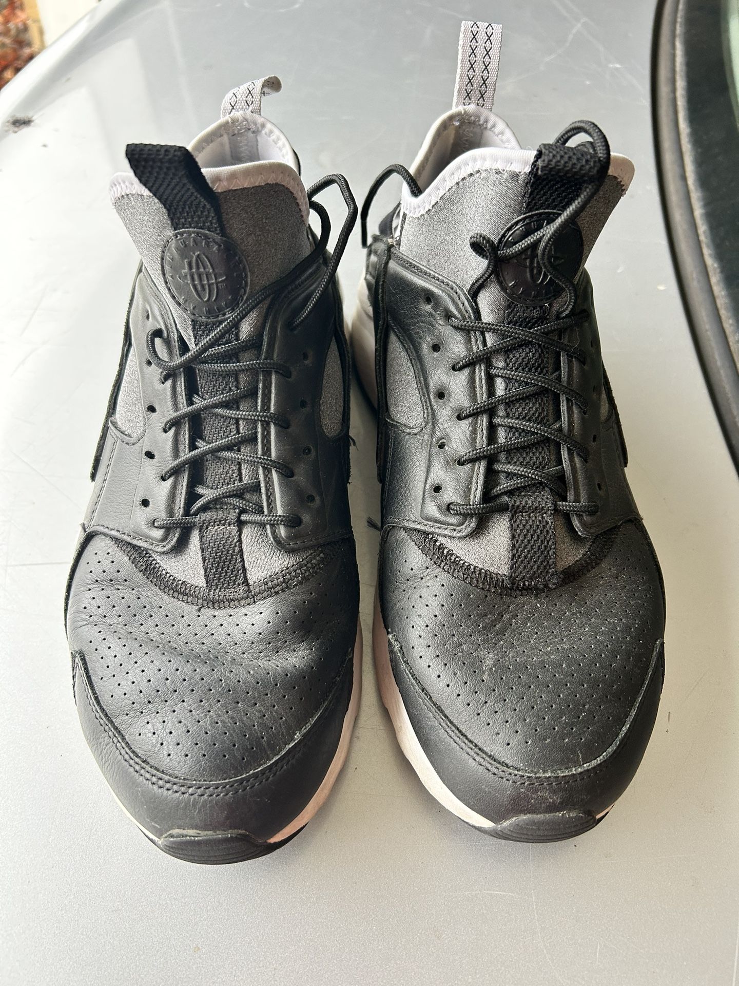 Men Huarache 8.5 B&W
