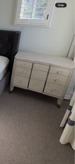 Light Gray Wood Drawer Dresser