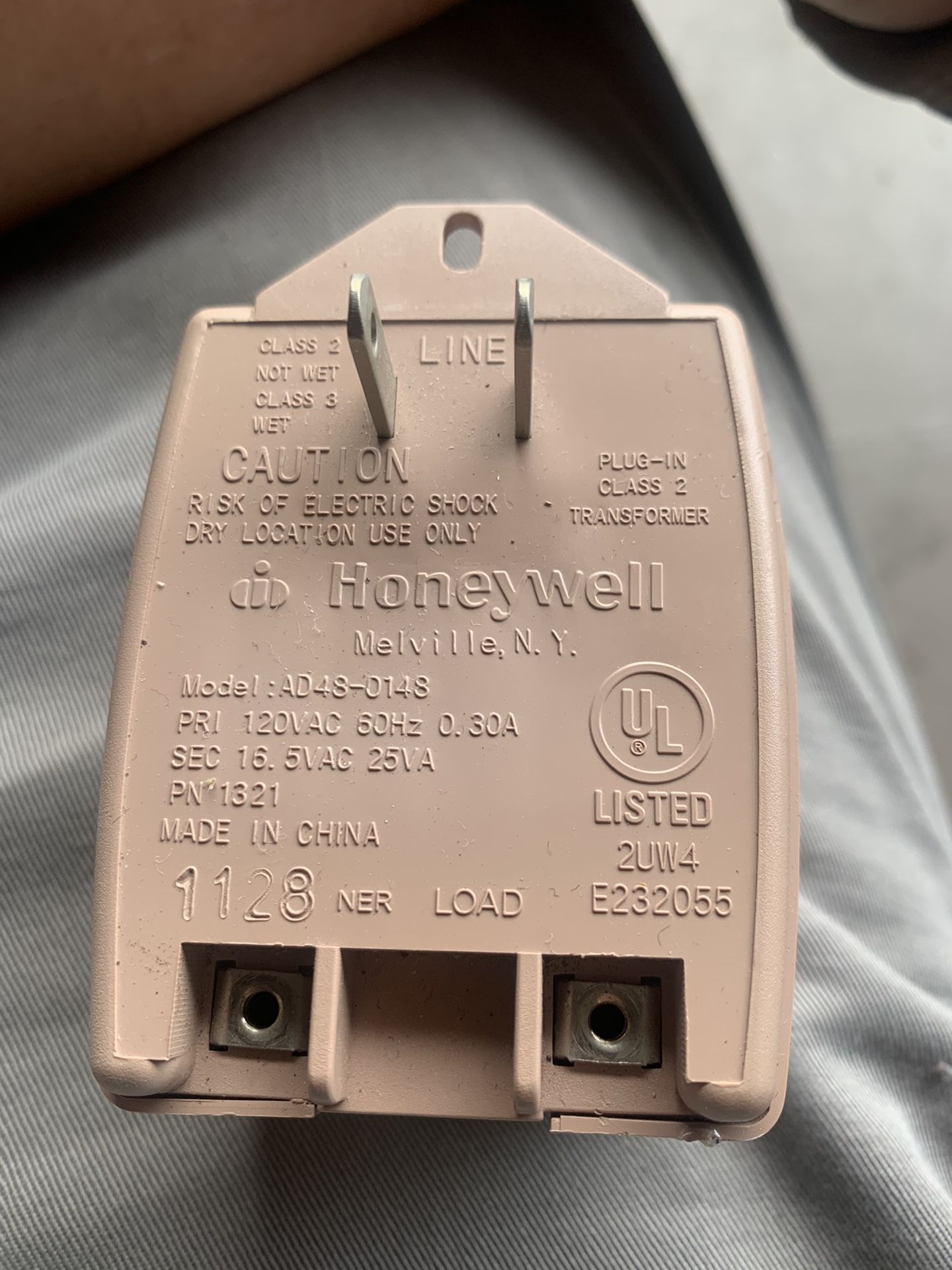 Genuine Honeywell 1321 Alarm Transformer AD48-0148 16.5VAC 25VA Class II Plug In. Removed from working system