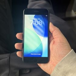 iPhone SE 3rd Generation (2022) 64gb Unlocked