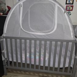 💲💲Selling Gray Crib💲💲