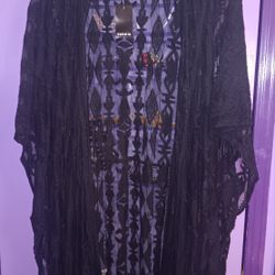 New With Tags Torrid Black Lace Kimino