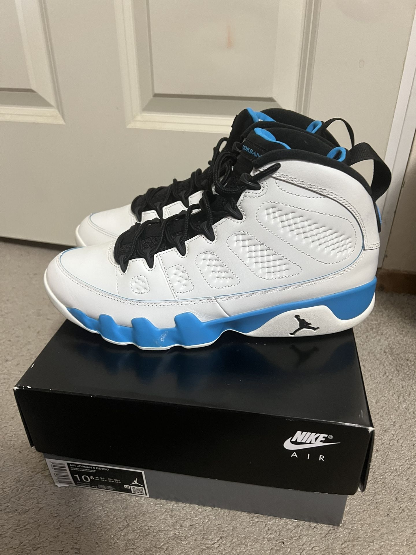 WORN ONCE JORDAN 9 POWDER BLUE SIZE 10.5