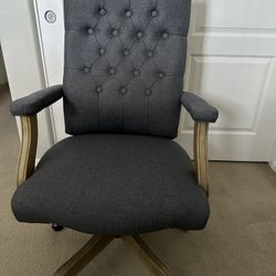 Traditional Executive Chair - Boss Office Products