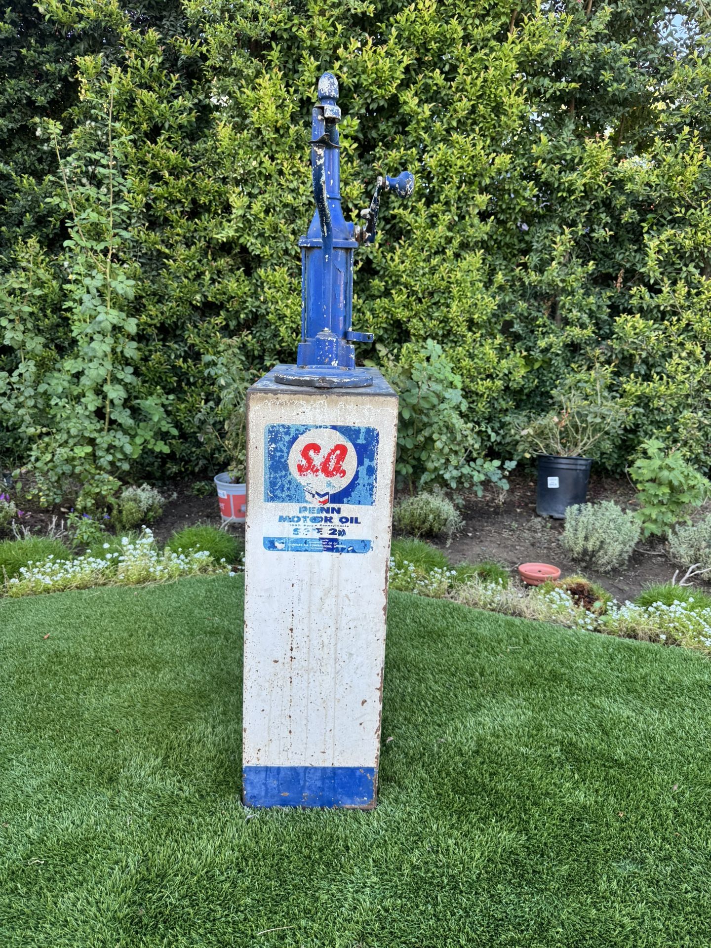 Vintage S.O. Penn Motor Oil Lube Barrel Drum and Pump
