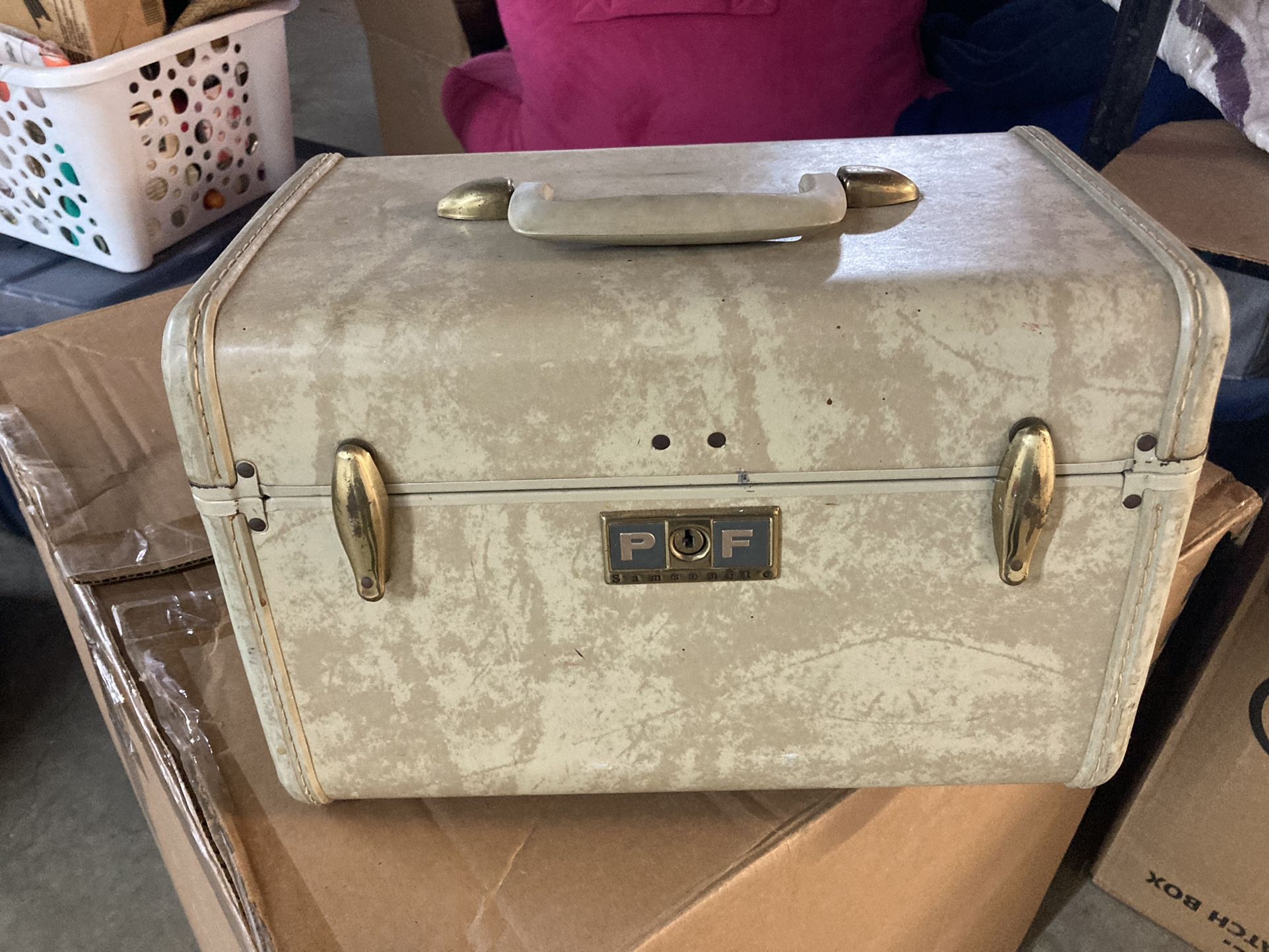 Old Doll Samsonite Case 