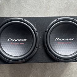 2 X Pioneer Ts-w312d4 12" Car Dual 4-ohm Woofer + sealed speaker box Dual
