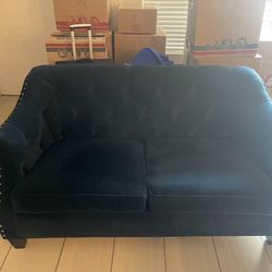 Rooms to Go Couch and Loveseat