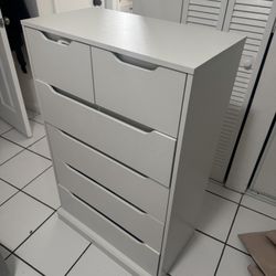 Cómoda Blanca  $ 75