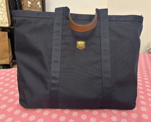 Fossil travel bag