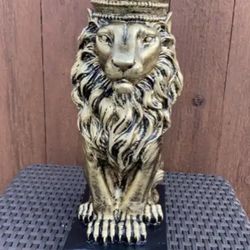 The Crown Lion Statue