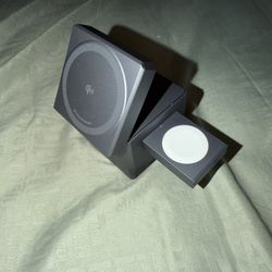 Anker Wireless Charger (3-in-1, MagSafe&Foldable)