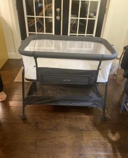 New Baby bassinet
