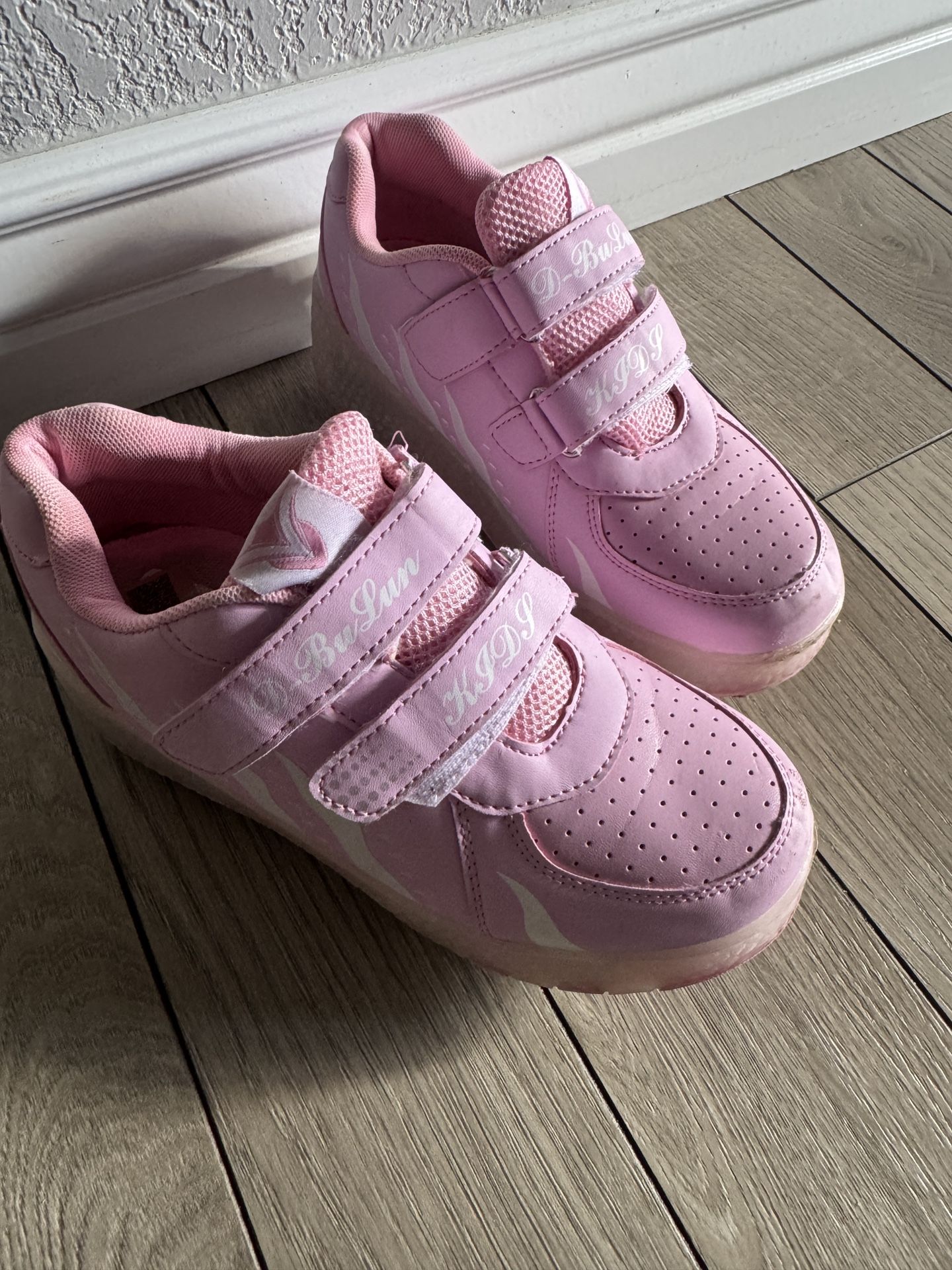 Girls LED Roller Sneakers