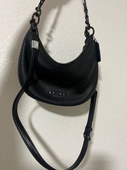 Women’s black coach pebble leather shoulder bag