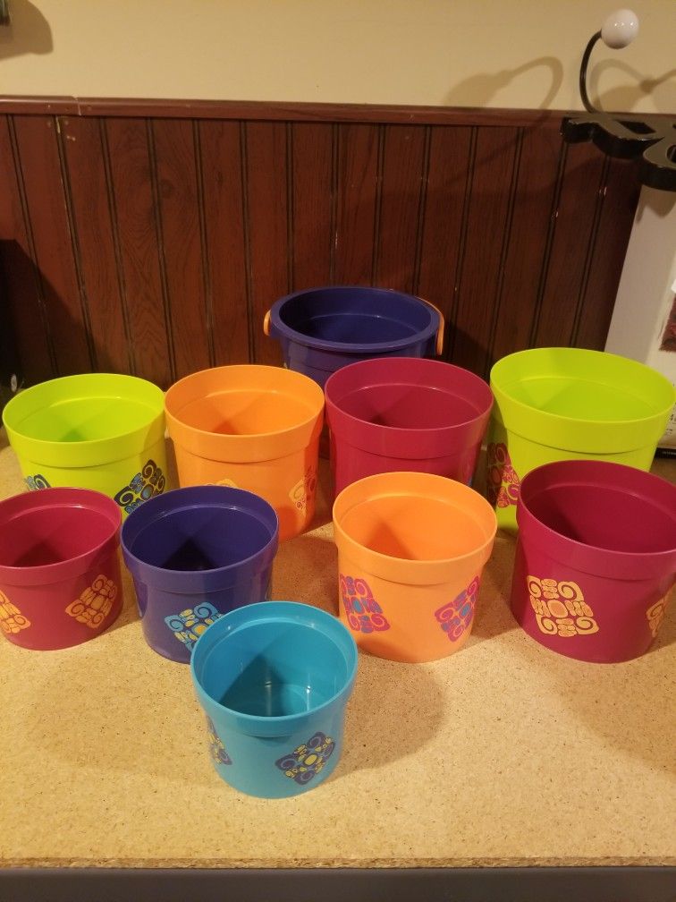 B.Toys bazillion Buckets