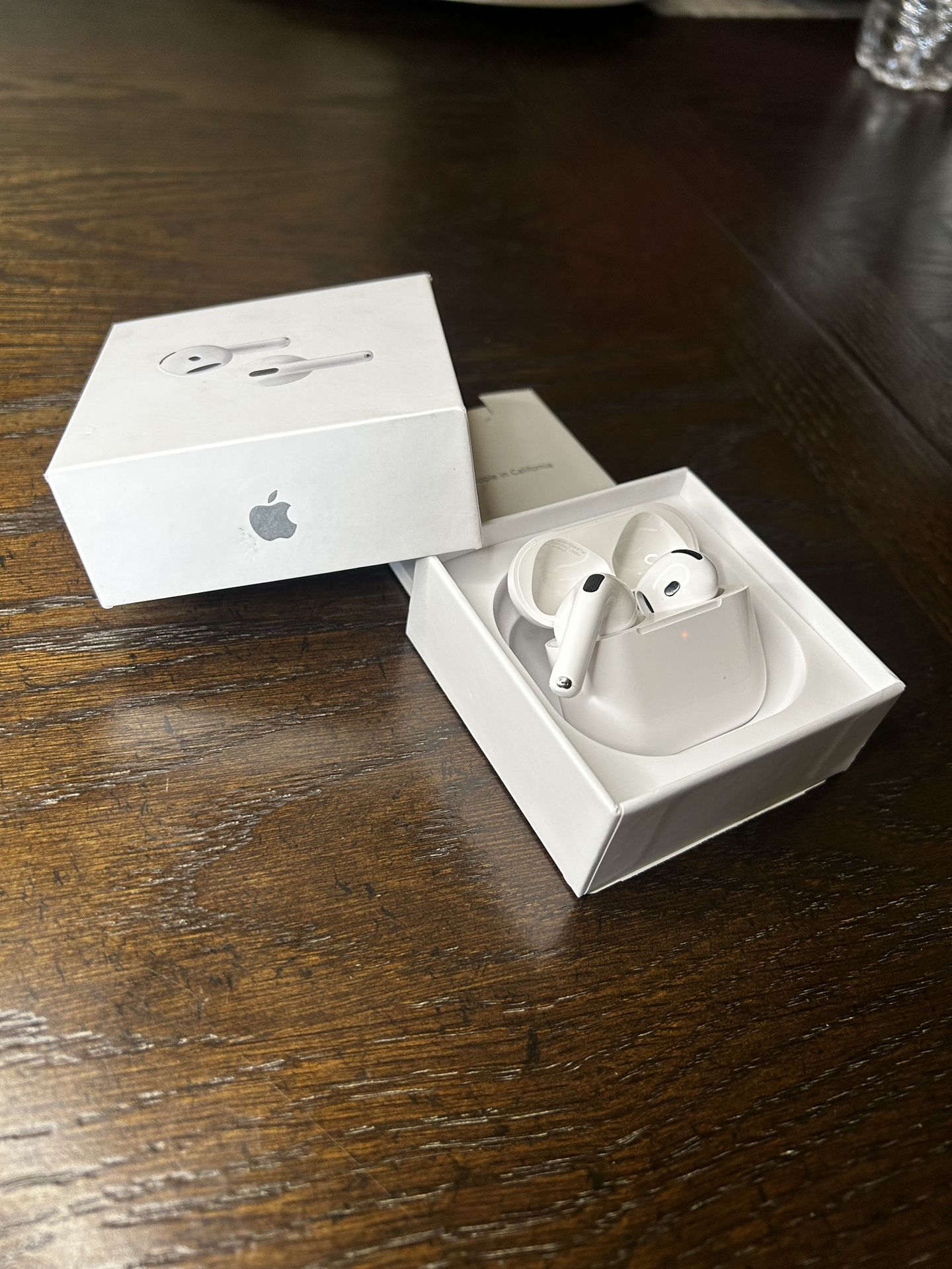 AirPods 4