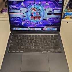 13.6" MacBook Air M2 2022, 8GB RAM, 256GB SSD G9QY74507X $640