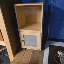 Cabinet 32x15