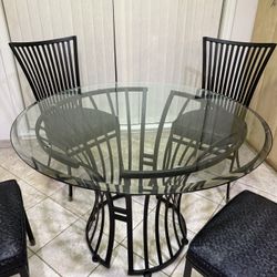 Round Dining Room Table 