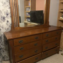 Basset Furniture Real Wood Dresser With Mirror