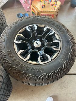 25’ ZR2 stocks