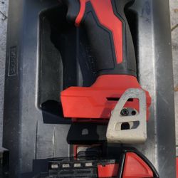 Milwaukee 1/2” Brushless Driver Drill & XC 5.0 Battery