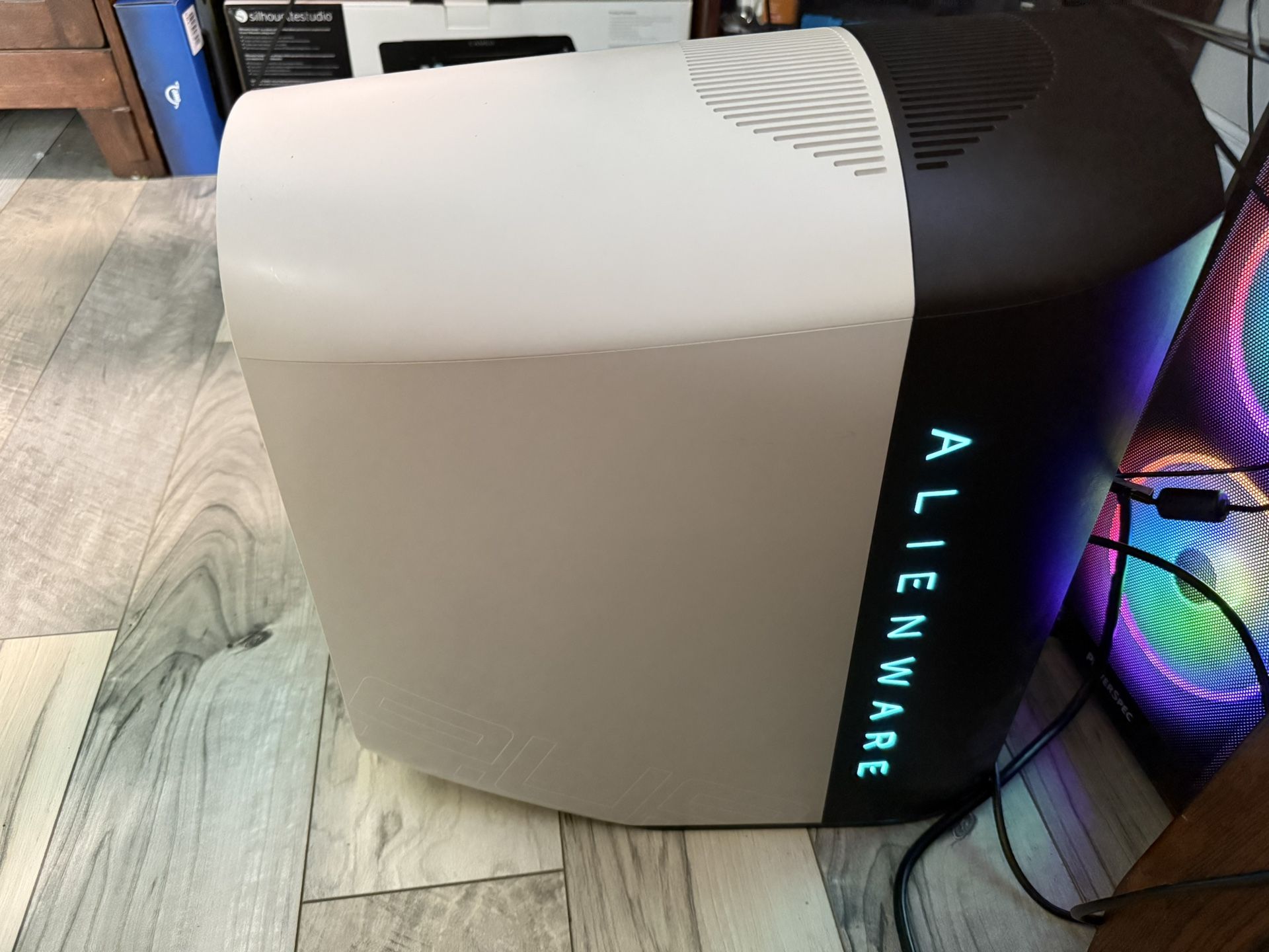 Alienware Aurora R9 Pc W/RTX 4070 Due OC