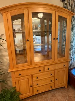 Maple Wood China Cabinet with Glass Doors and Lighting