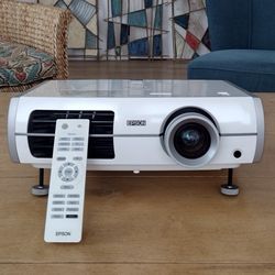 Epson 3100 Projector with Remote 