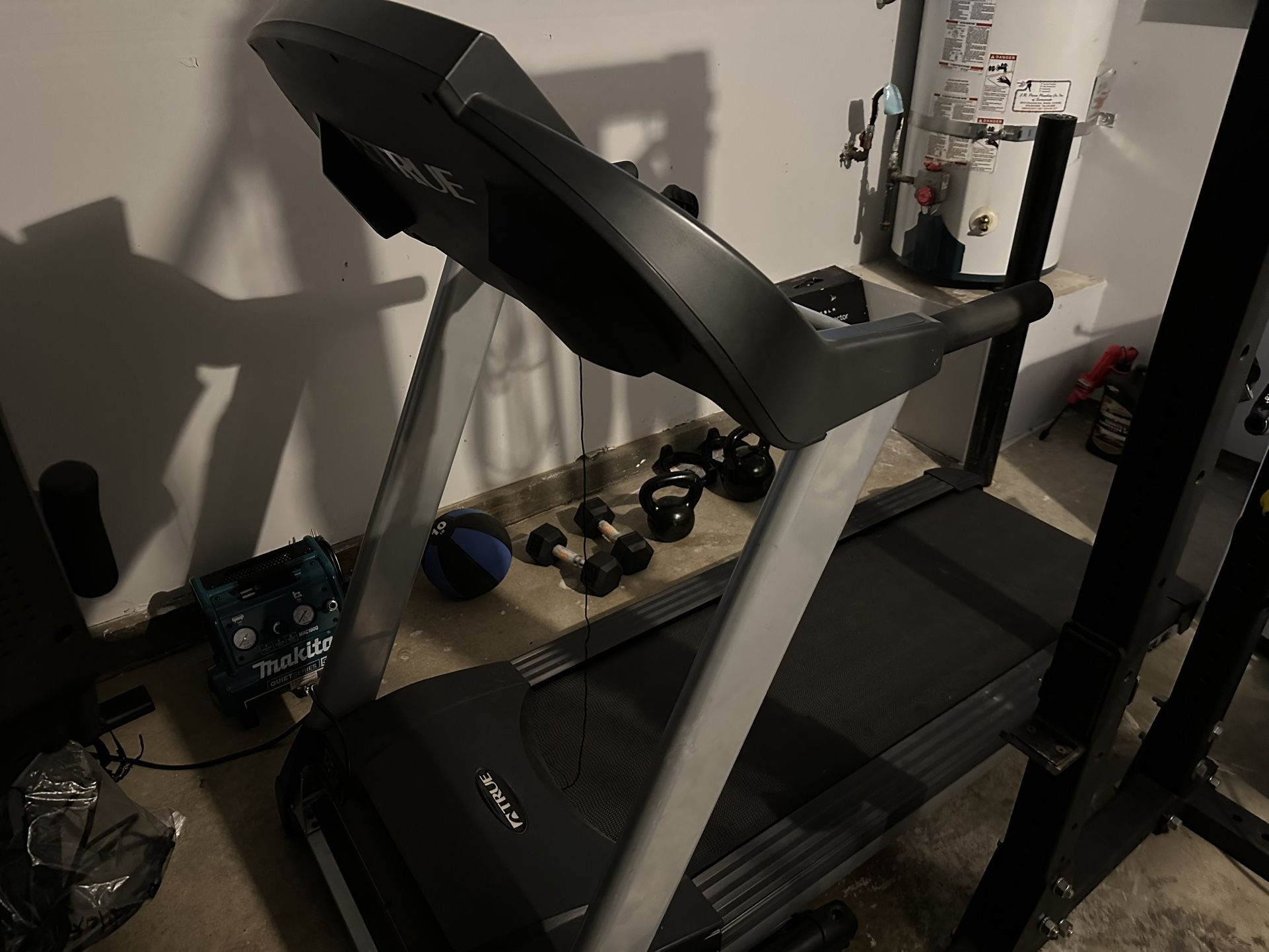 True PS75 Treadmill