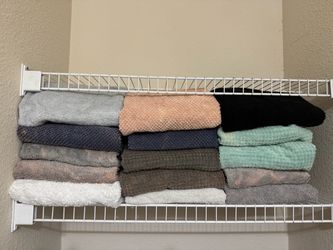 Mixed Lot of Bath Towels