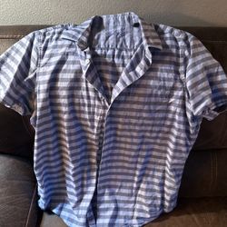 XL Short Sleeve Shirt $1