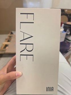 INIA Flare 3-in-1 Red Light Microcurrent Facial Beauty Device
Facial Massager Tool with Soothing Heat & Gentle Vibration, Home Skincare Tool, Helps Re